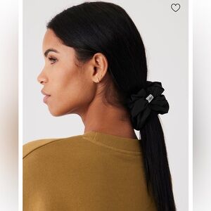 ALO Yoga Black Hair Scrunchie